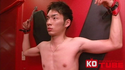 売り専BOYを指名したらまさかの2人組に拘束レイプ…2本のチンコで犯され続けて絶頂させられる電車内輪姦劇