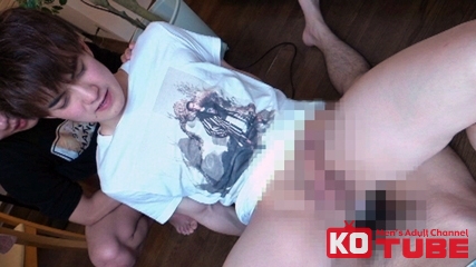 兄が隣の部屋にいるのに…弟くんが料理放置でリビング生ハメ、カーテン全開でチンコ突き込み絶頂連発セックス