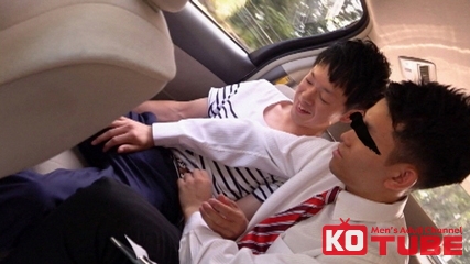 イケメン指導役と受講者、車内の密着で揺れる距離感